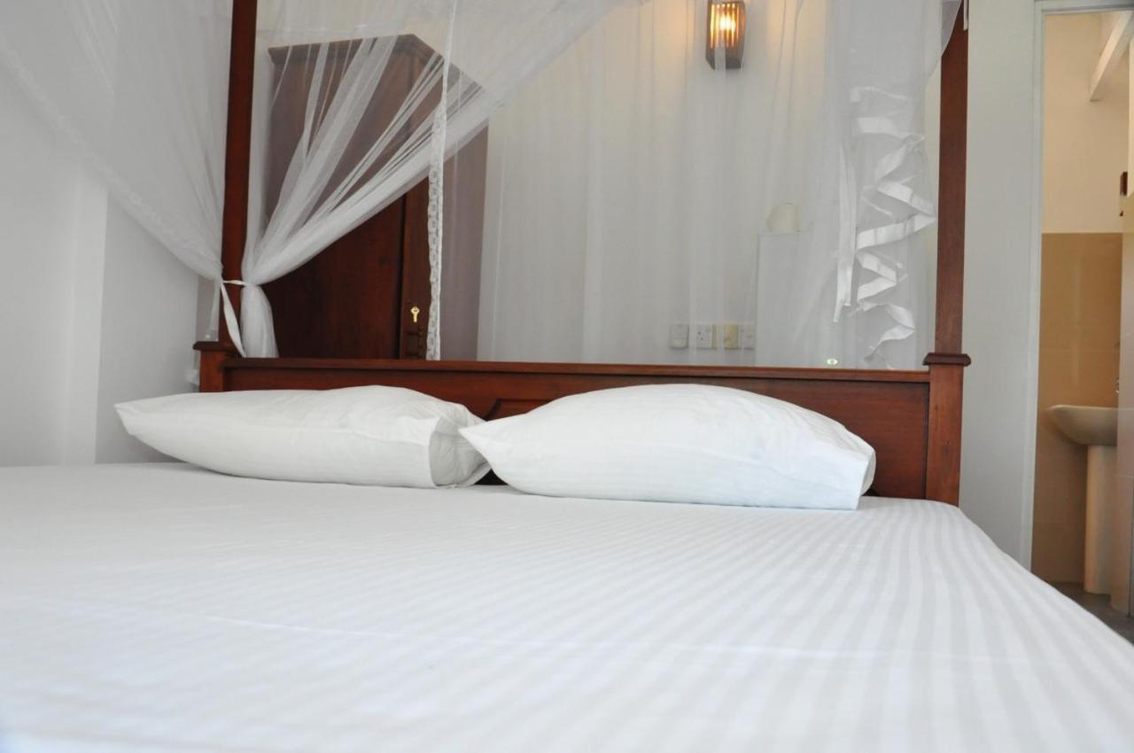 Bed and Breakfast The Ocean Unawatuna Exterior foto