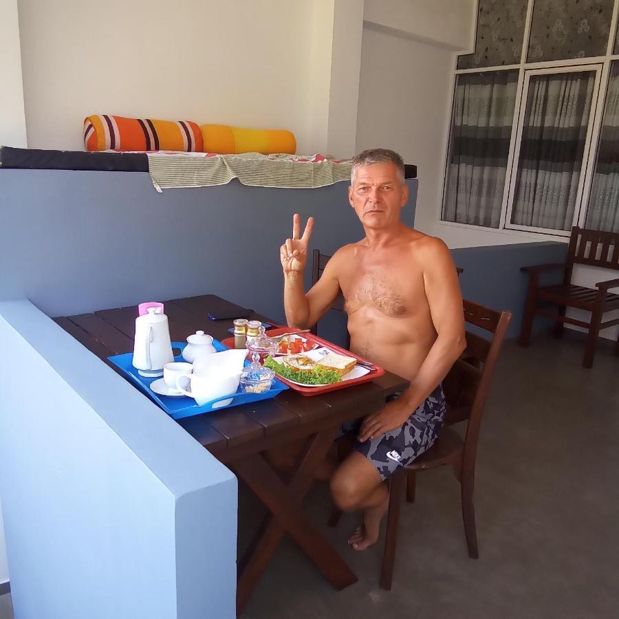 Bed and Breakfast The Ocean Unawatuna Zimmer foto