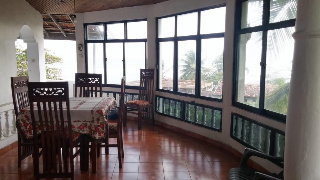Bed and Breakfast The Ocean Unawatuna Exterior foto