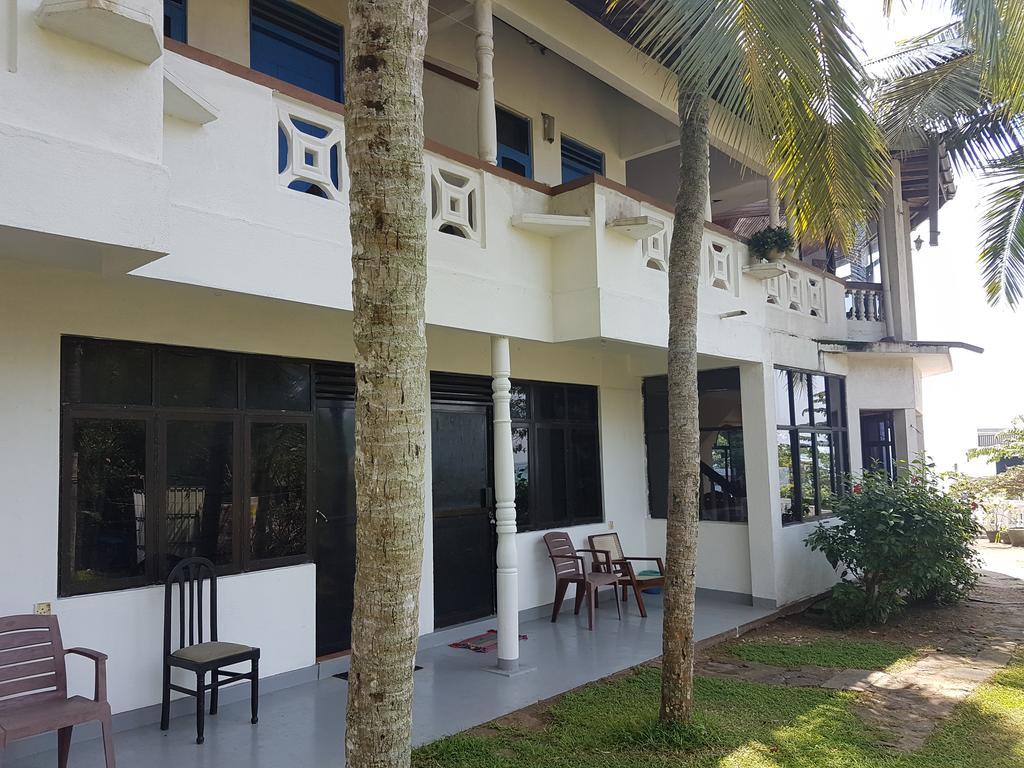 Bed and Breakfast The Ocean Unawatuna Exterior foto