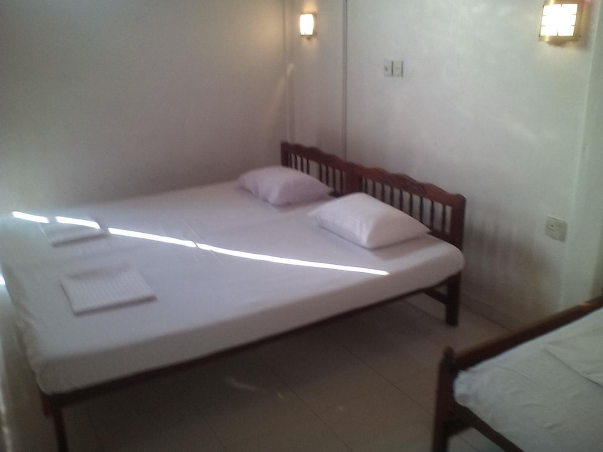 Bed and Breakfast The Ocean Unawatuna Exterior foto